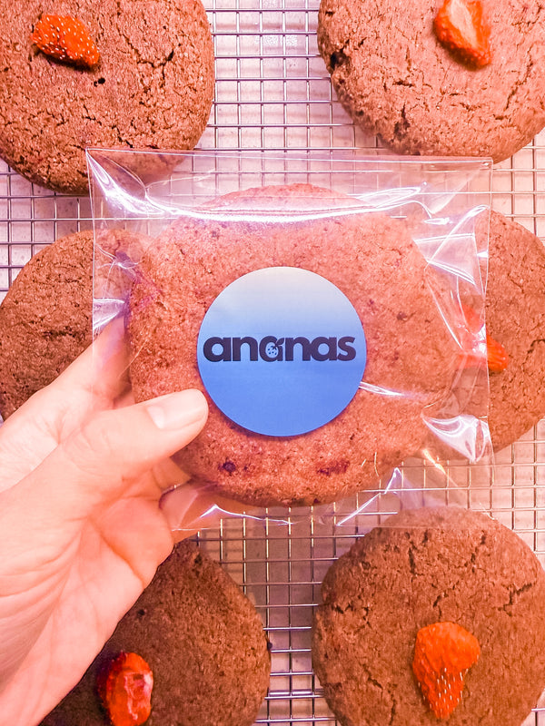 Redhead: gluten-free strawberry cookie packaged